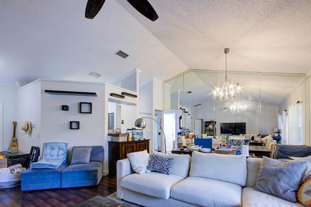 35 CEDAR Circle, Boynton Beach, FL 33436