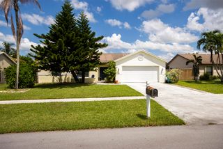 35 CEDAR Circle, Boynton Beach, FL 33436