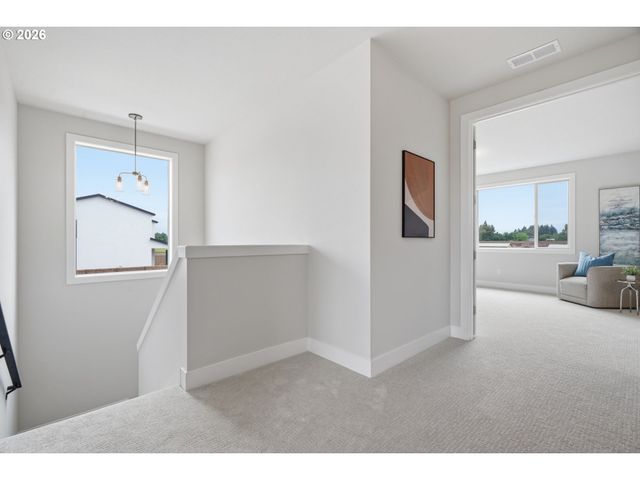 210 Nw 16th Ave, Canby, OR 97013