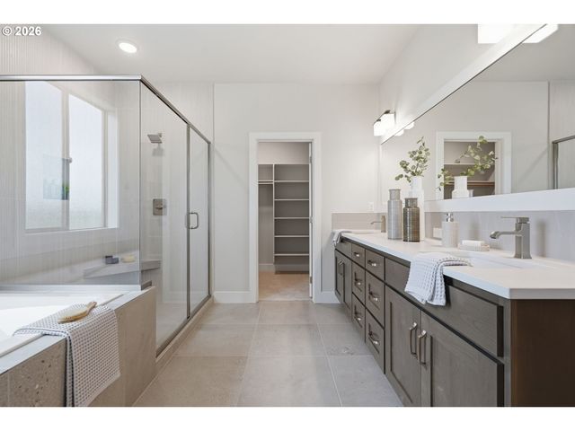 210 Nw 16th Ave, Canby, OR 97013