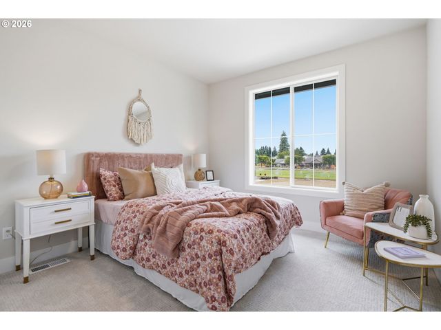 210 Nw 16th Ave, Canby, OR 97013