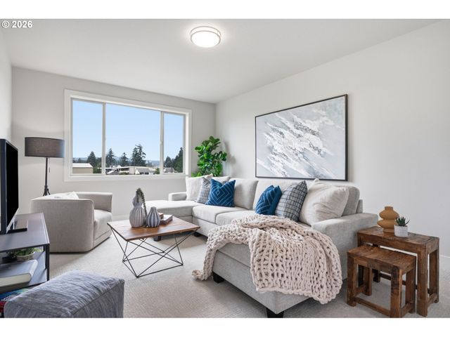 210 Nw 16th Ave, Canby, OR 97013