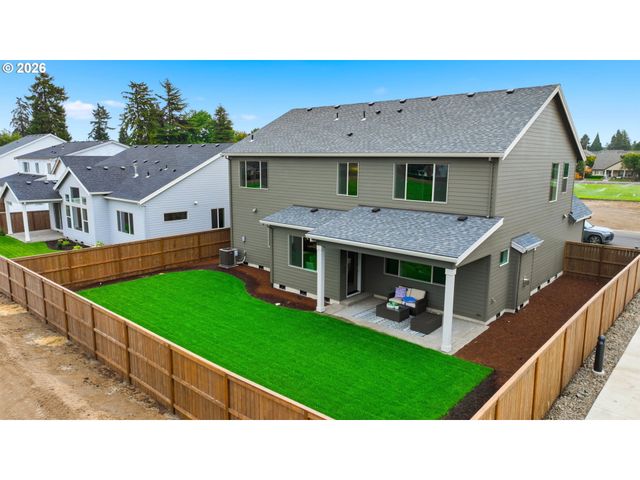 210 Nw 16th Ave, Canby, OR 97013