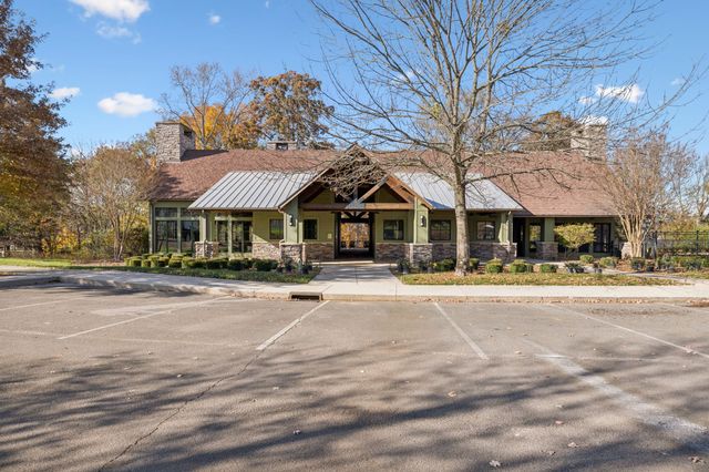 71 Fanning Bend Dr, Winchester, TN 37398