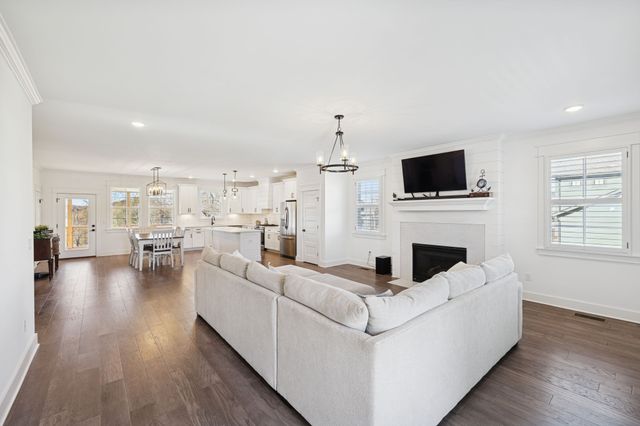 71 Fanning Bend Dr, Winchester, TN 37398