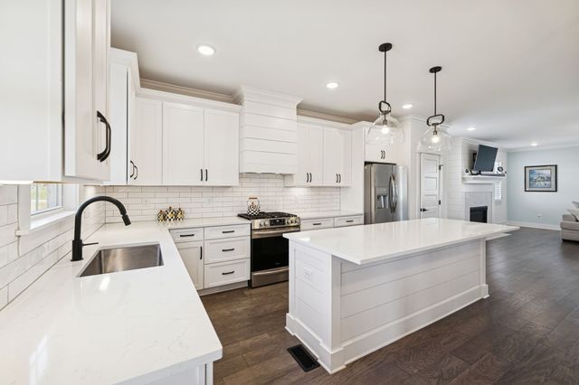 71 Fanning Bend Dr, Winchester, TN 37398