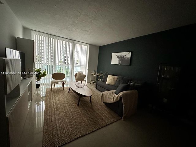3000 S Ocean Drive 414, Hollywood, FL 33019
