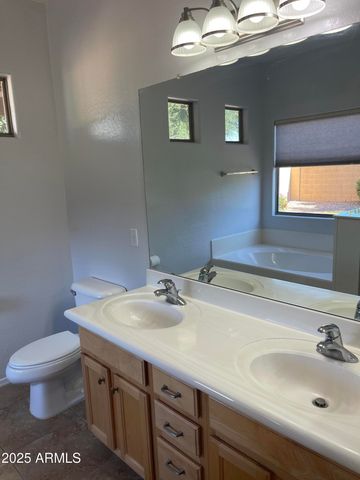 4 W Saddle Way, San Tan Valley, AZ 85143