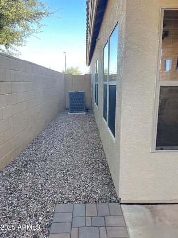 4 W Saddle Way, San Tan Valley, AZ 85143