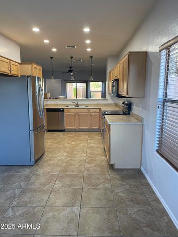 4 W Saddle Way, San Tan Valley, AZ 85143