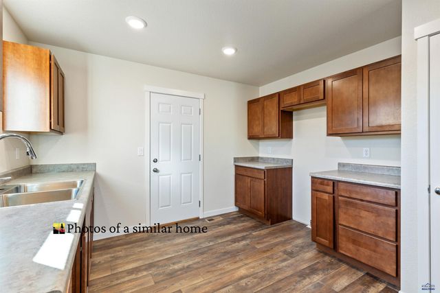 325 N VALLEY DR, Rapid City, SD 57701