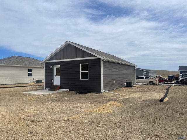 325 N VALLEY DR, Rapid City, SD 57701