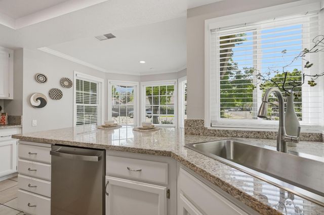 1715 Rockybend Dr, Sacramento, CA 95833