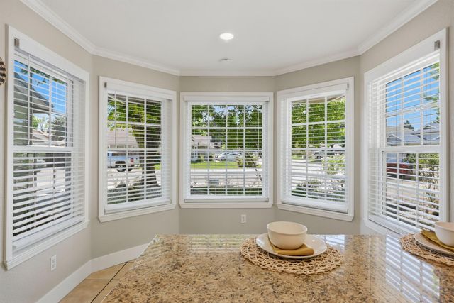 1715 Rockybend Dr, Sacramento, CA 95833