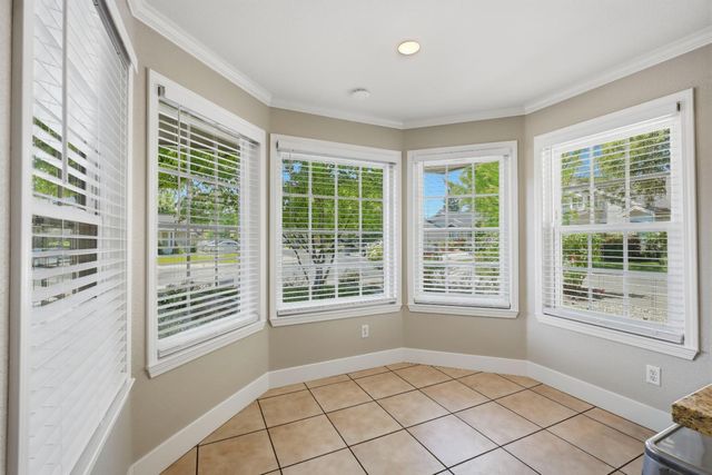 1715 Rockybend Dr, Sacramento, CA 95833