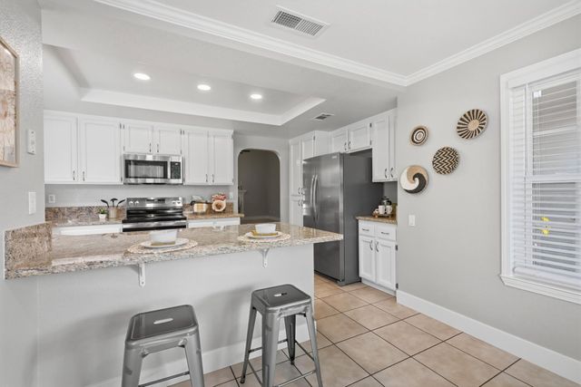 1715 Rockybend Dr, Sacramento, CA 95833