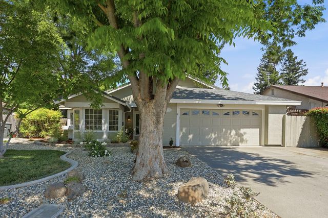 1715 Rockybend Dr, Sacramento, CA 95833