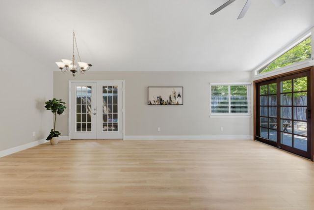 1715 Rockybend Dr, Sacramento, CA 95833