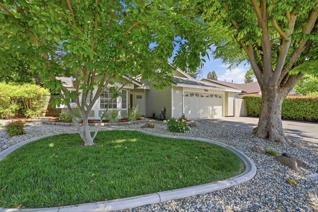 1715 Rockybend Dr, Sacramento, CA 95833