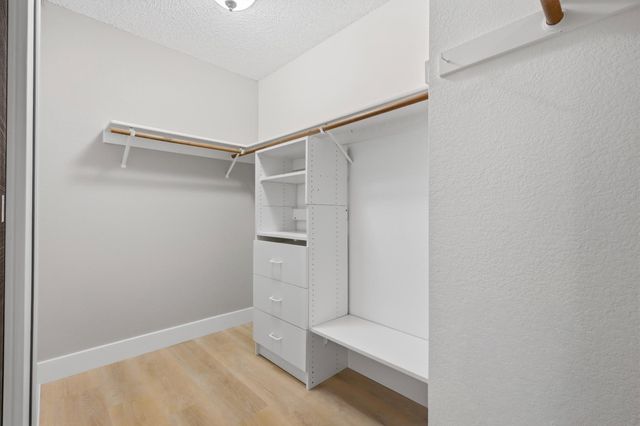 1715 Rockybend Dr, Sacramento, CA 95833