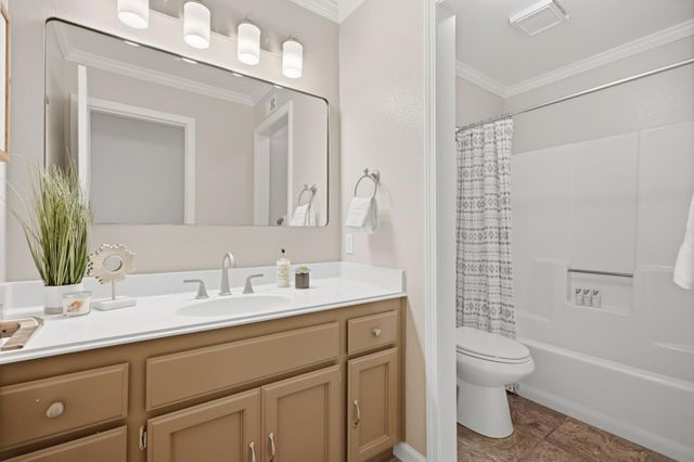 1715 Rockybend Dr, Sacramento, CA 95833