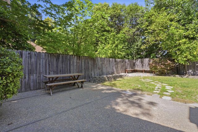 1715 Rockybend Dr, Sacramento, CA 95833