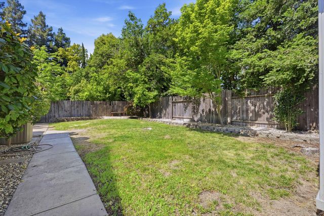1715 Rockybend Dr, Sacramento, CA 95833