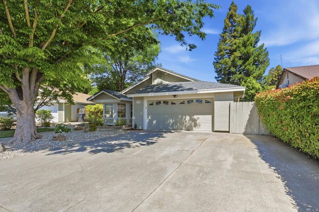 1715 Rockybend Dr, Sacramento, CA 95833