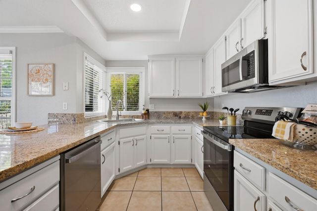 1715 Rockybend Dr, Sacramento, CA 95833