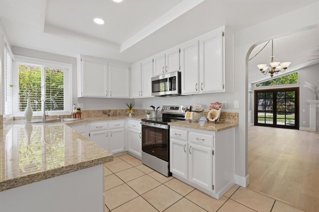 1715 Rockybend Dr, Sacramento, CA 95833