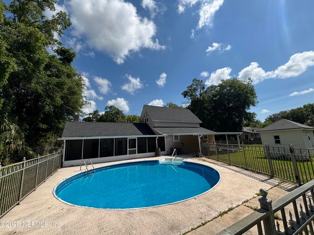 177 CENTRAL Avenue, San Mateo, FL 32187
