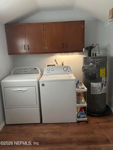 177 CENTRAL Avenue, San Mateo, FL 32187