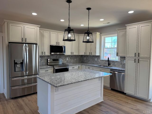 94 N Oxford Furnace Road, Lynchburg, VA 24504