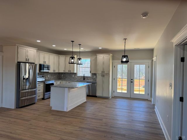 94 N Oxford Furnace Road, Lynchburg, VA 24504