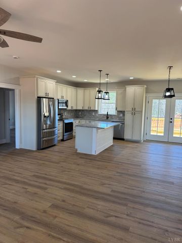 94 N Oxford Furnace Road, Lynchburg, VA 24504