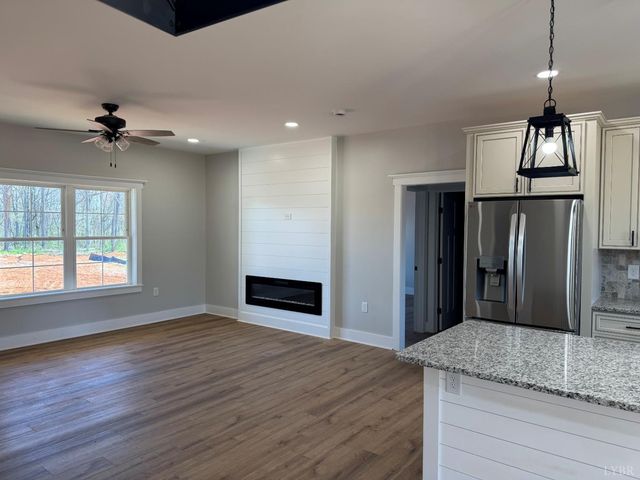 94 N Oxford Furnace Road, Lynchburg, VA 24504