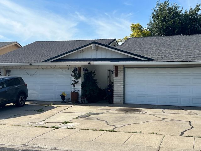 227 Lambert Ct, Lodi, CA 95240