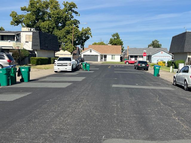 227 Lambert Ct, Lodi, CA 95240