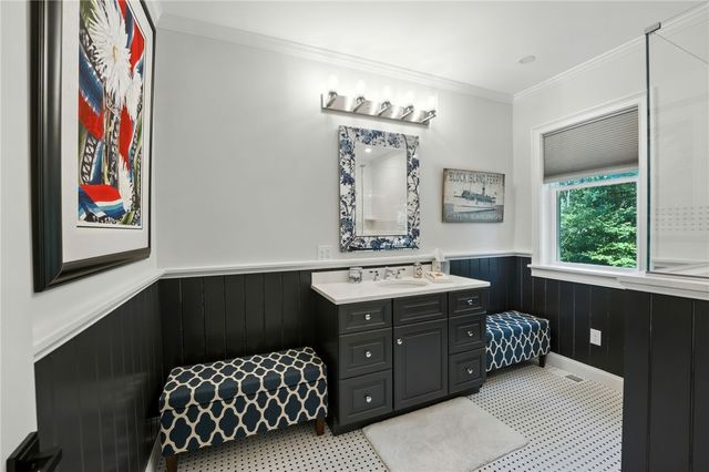 25 Rock Way, East Greenwich, RI 02818