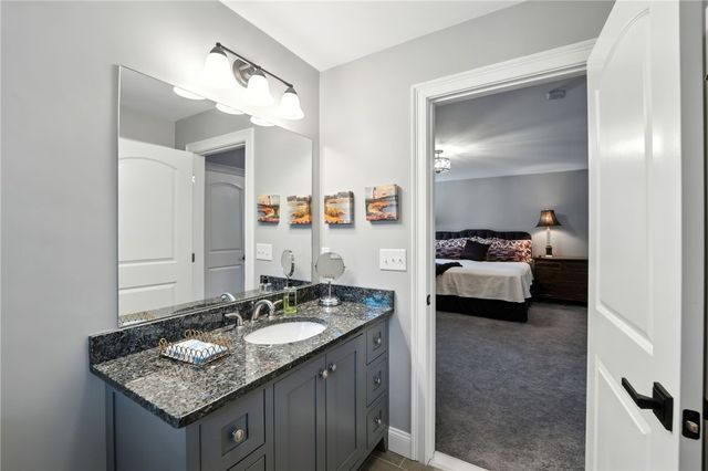 25 Rock Way, East Greenwich, RI 02818