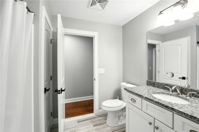 25 Rock Way, East Greenwich, RI 02818