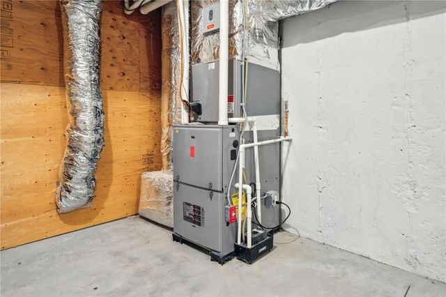 25 Rock Way, East Greenwich, RI 02818