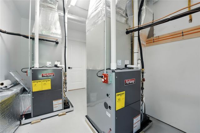 25 Rock Way, East Greenwich, RI 02818