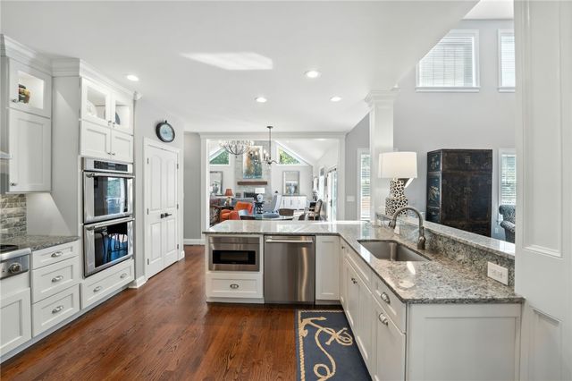 25 Rock Way, East Greenwich, RI 02818