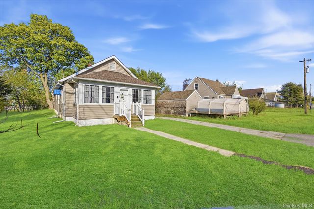 25 Lamport Avenue, Port Jefferson Station, NY 11776