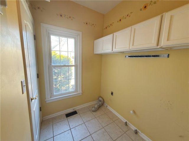 1554 Laurel Ridge Drive, Lawrenceville, GA 30043