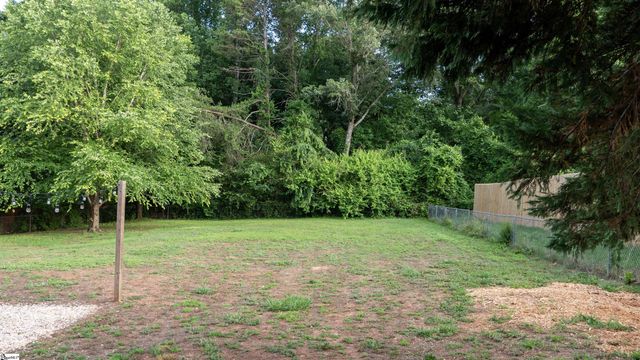 101 Kingston Court, Greer, SC 29651
