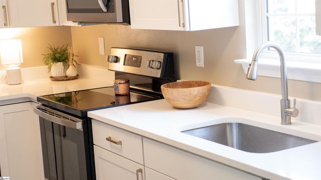 101 Kingston Court, Greer, SC 29651
