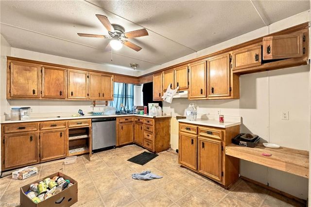 7166 Wright Road, Thomasville, NC 27360