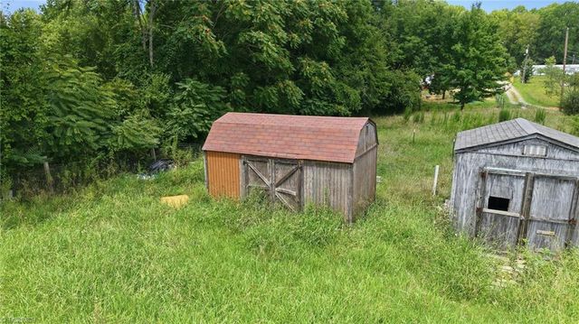 7166 Wright Road, Thomasville, NC 27360